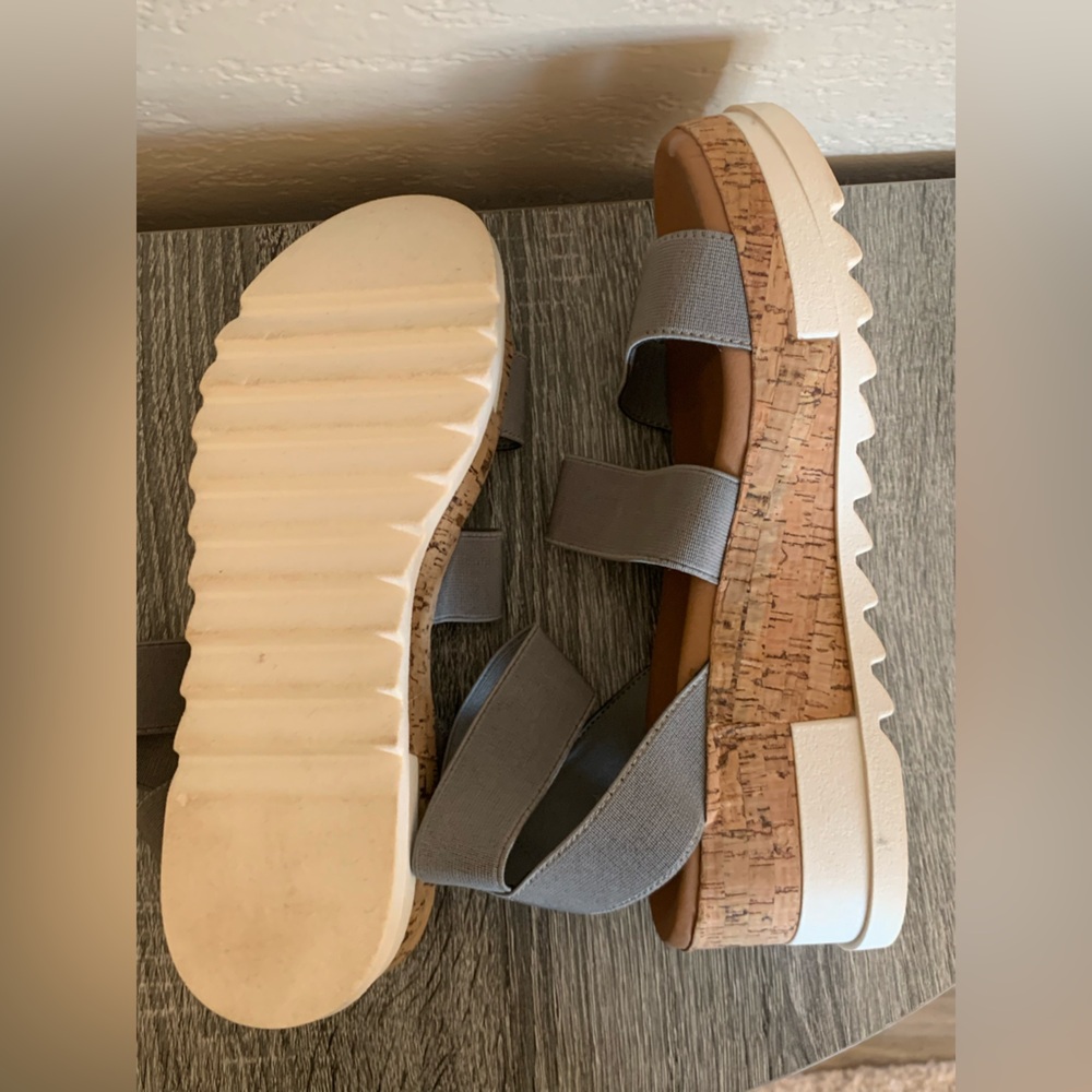 Steve Madden Womens Bandi Charcoal Sandal - Picture 2 of 4